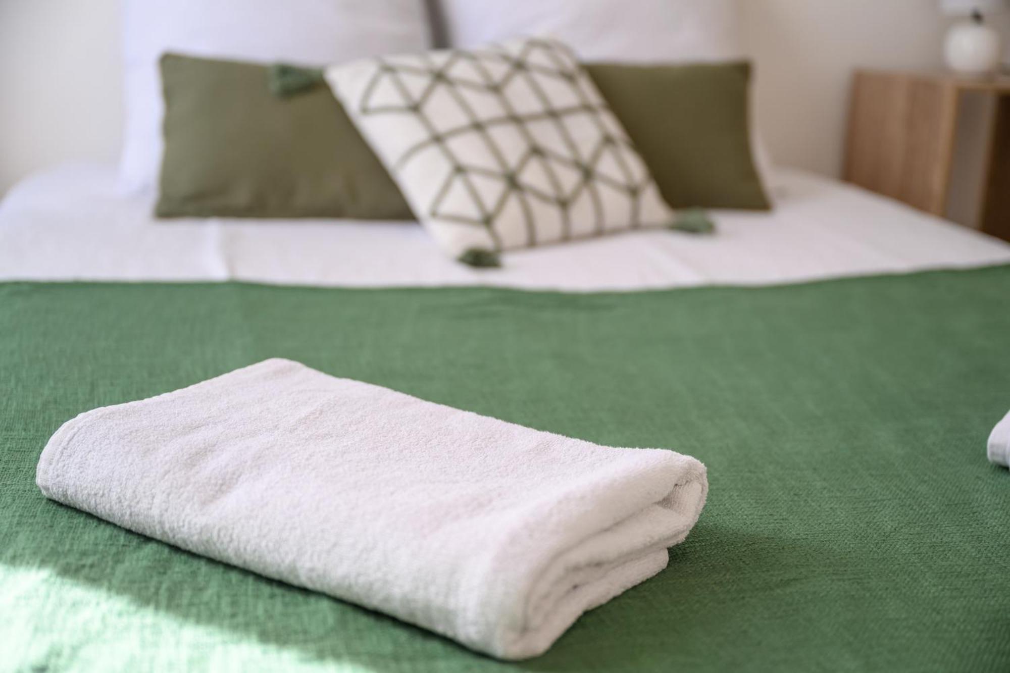 Grand Appartement Avec Balcon Hyper - Centre 타르브 외부 사진