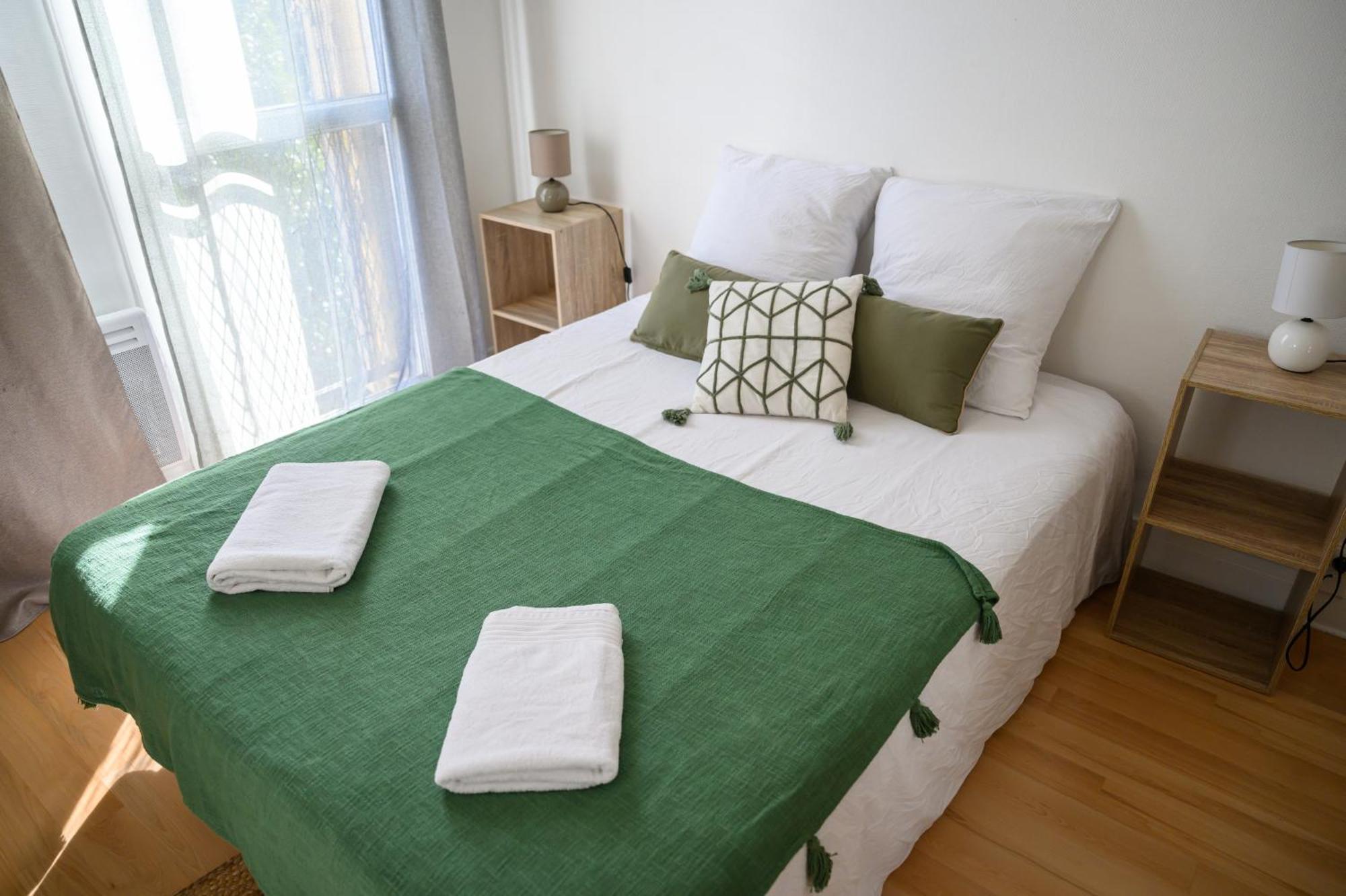 Grand Appartement Avec Balcon Hyper - Centre 타르브 외부 사진